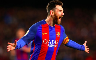 星空电竞-于帕梅卡诺送礼皇马笑开花